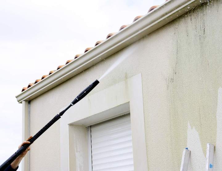 Nettoyage et ravalement pour des façades comme neuves.